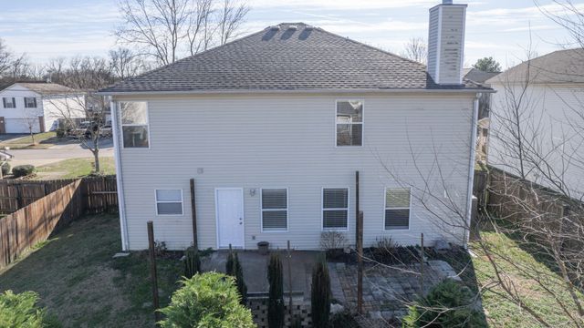 2131 Carlton Ln, Thompsons Station, TN 37179