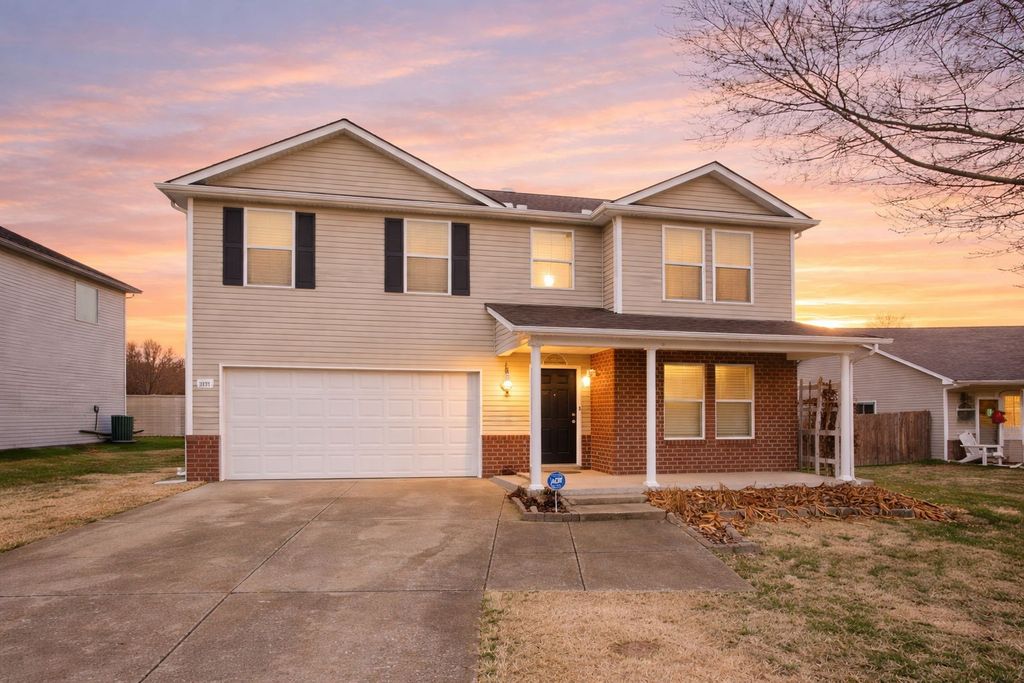 2131 Carlton Ln, Thompsons Station, TN 37179