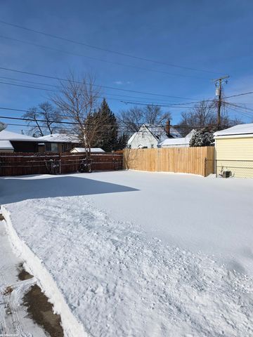 28651 Melvin Street, Roseville, MI 48066