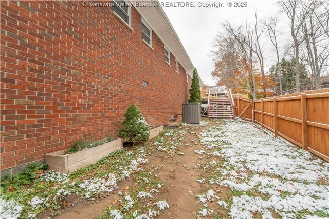 5110 Ridgecross Drive, Cross Lanes, WV 25313