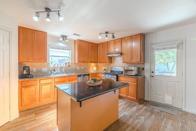 25403 Barmby Drive, Tomball, TX 77375