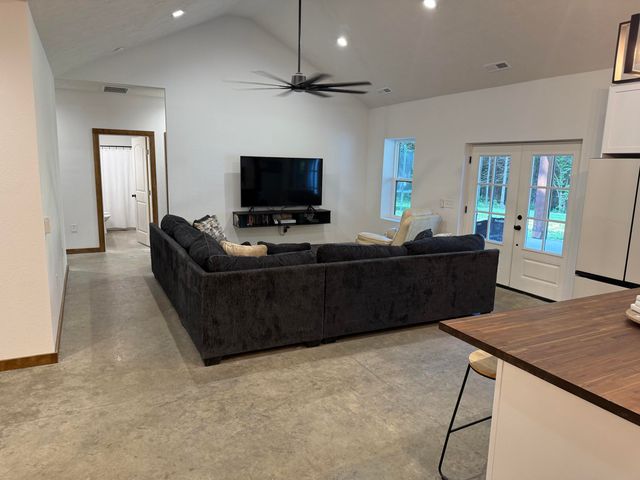 290 Mccord Bend Road, Galena, MO 65656