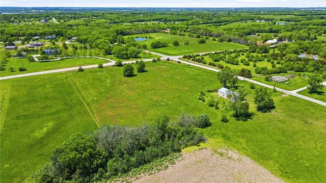 29311 W 231st Street, Spring Hill, KS 66083