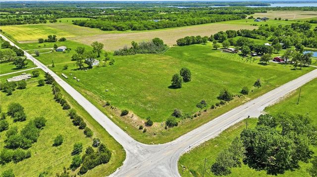 29311 W 231st Street, Spring Hill, KS 66083