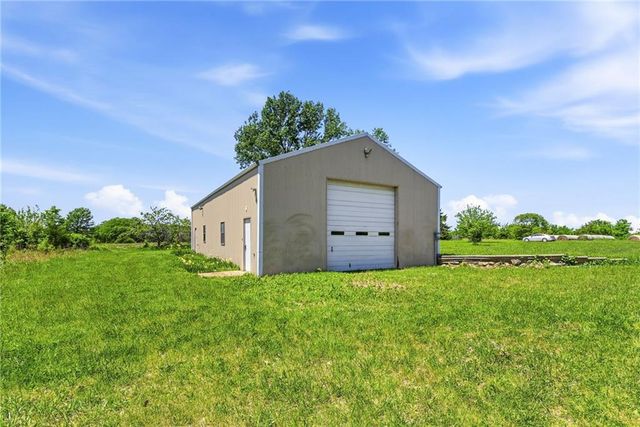 29311 W 231st Street, Spring Hill, KS 66083