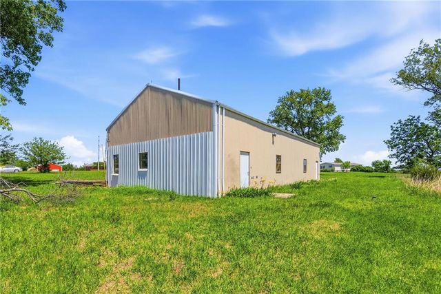 29311 W 231st Street, Spring Hill, KS 66083