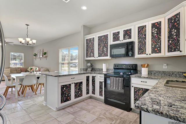 48241 Waltrip Ln, Tickfaw, LA 70466