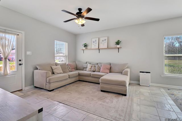 48241 Waltrip Ln, Tickfaw, LA 70466