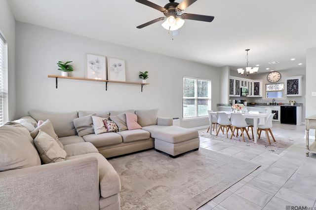 48241 Waltrip Ln, Tickfaw, LA 70466