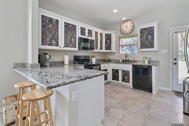 48241 Waltrip Ln, Tickfaw, LA 70466