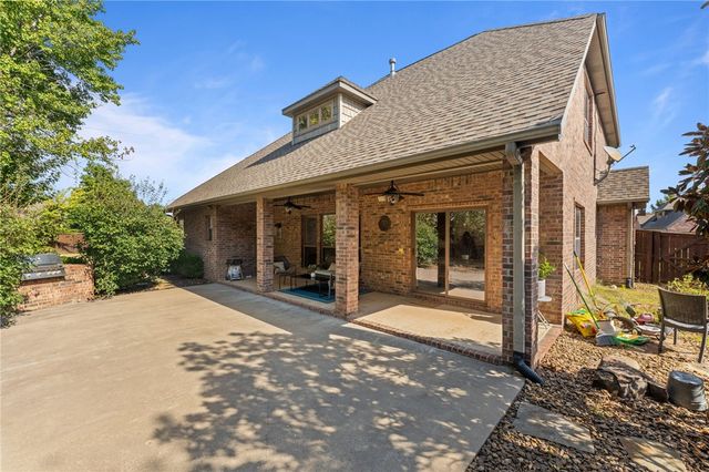 4800 Blaire Mont Road, Bentonville, AR 72713