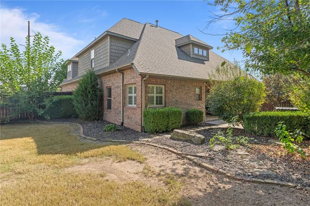 4800 Blaire Mont Road, Bentonville, AR 72713
