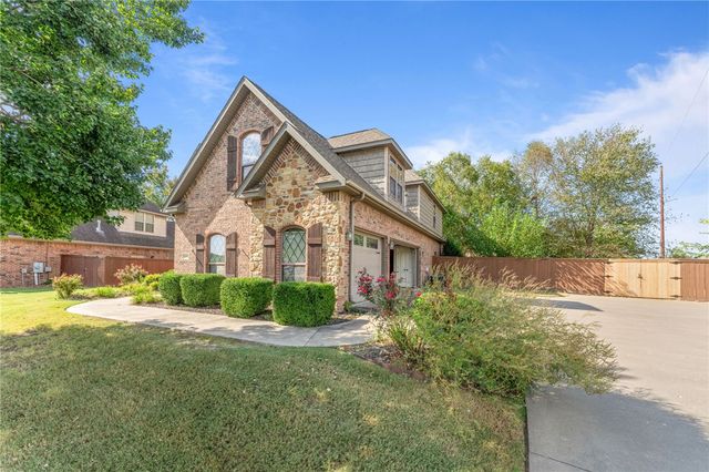 4800 Blaire Mont Road, Bentonville, AR 72713