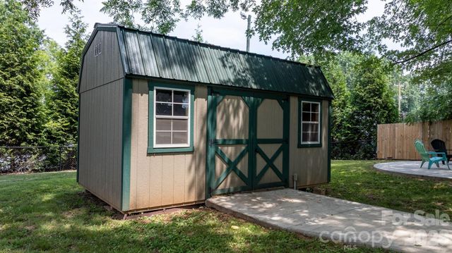 3084 W Main Street, Claremont, NC 28610