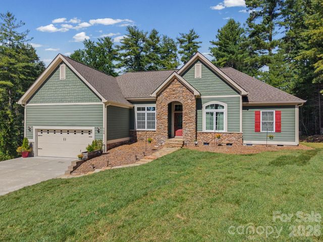 168 Willow Place Circle, Hendersonville, NC 28739