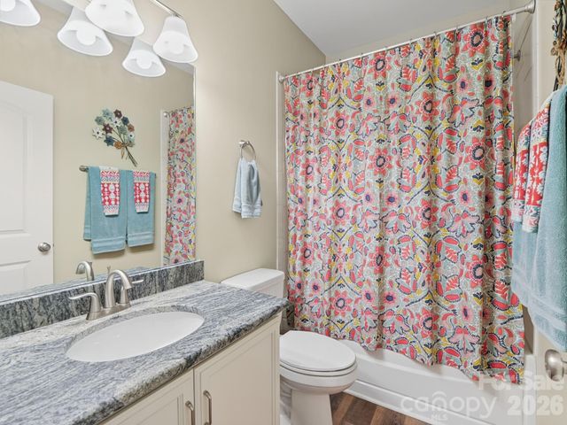 168 Willow Place Circle, Hendersonville, NC 28739