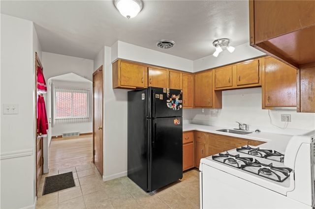 1930 Berkwood Drive, Scott Twp, PA 15243