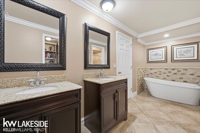 7277 Wellington Place, Washington, MI 48094