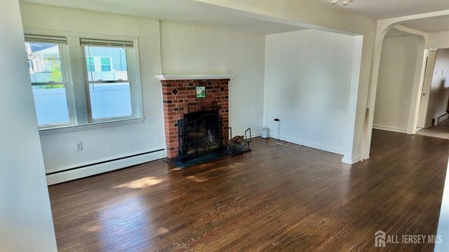 1142 Woodmere Drive, Keyport, NJ 07735
