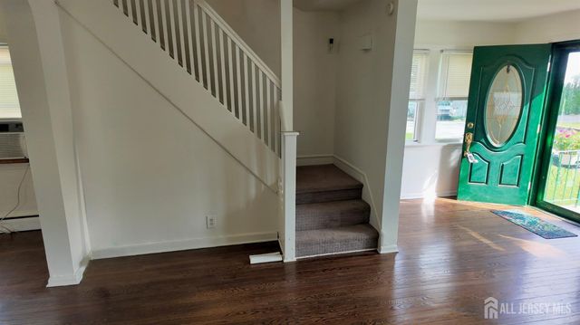 1142 Woodmere Drive, Keyport, NJ 07735
