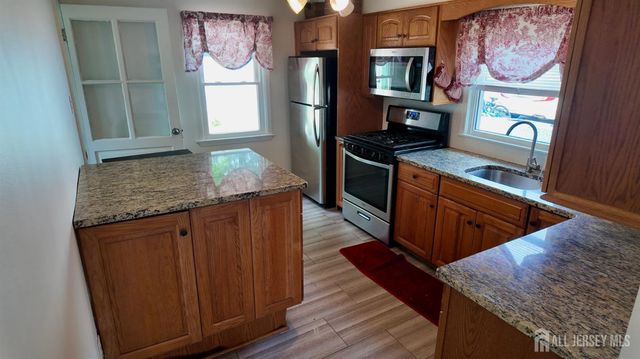 1142 Woodmere Drive, Keyport, NJ 07735