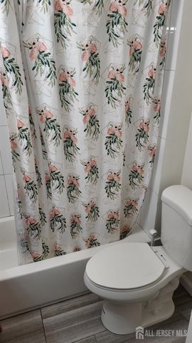 1142 Woodmere Drive, Keyport, NJ 07735