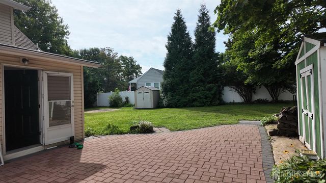 1142 Woodmere Drive, Keyport, NJ 07735