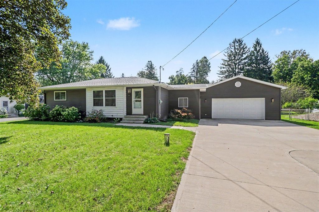 7514 E Drive, Battle Creek, MI 49014