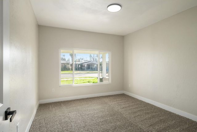 4169 E Platt Avenue, Fresno, CA 93702