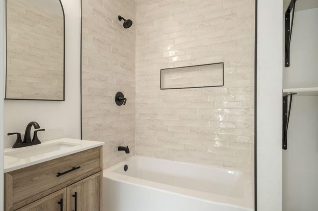 4169 E Platt Avenue, Fresno, CA 93702