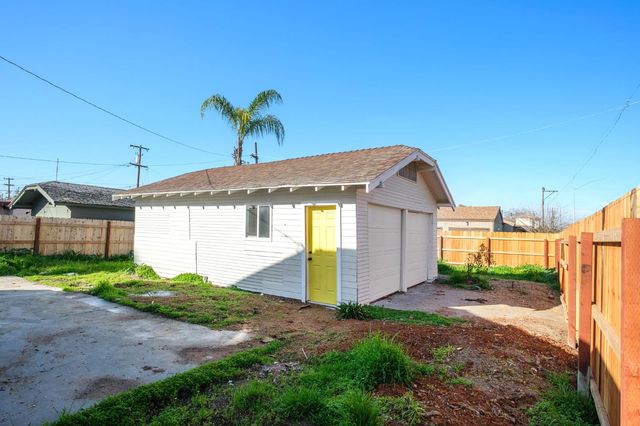 4169 E Platt Avenue, Fresno, CA 93702
