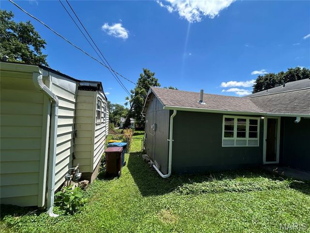 3214 W Milton Avenue, Breckenridge Hills, MO 63114