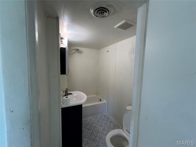 3214 W Milton Avenue, Breckenridge Hills, MO 63114