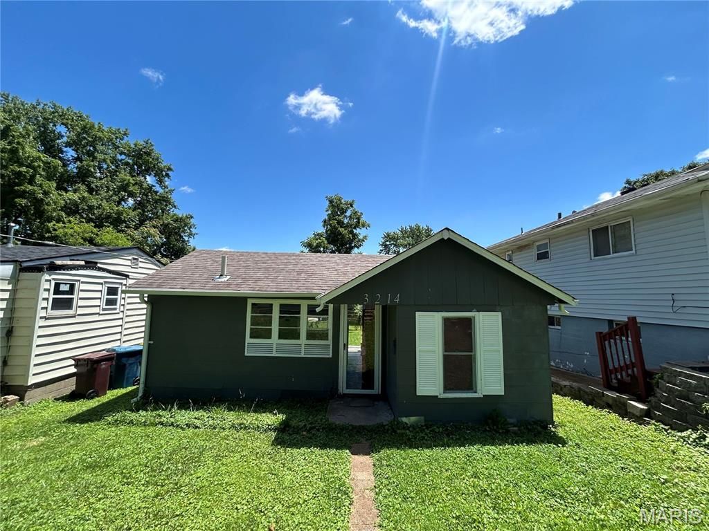 3214 W Milton Avenue, Breckenridge Hills, MO 63114