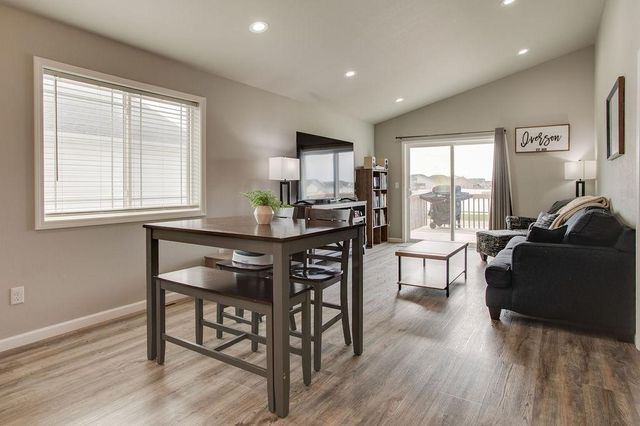 1207 Barnes Drive W, West Fargo, ND 58078