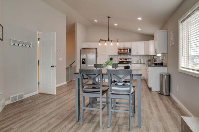 1207 Barnes Drive W, West Fargo, ND 58078