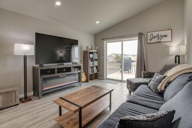1207 Barnes Drive W, West Fargo, ND 58078