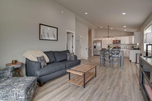 1207 Barnes Drive W, West Fargo, ND 58078