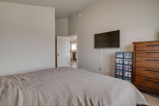 1207 Barnes Drive W, West Fargo, ND 58078