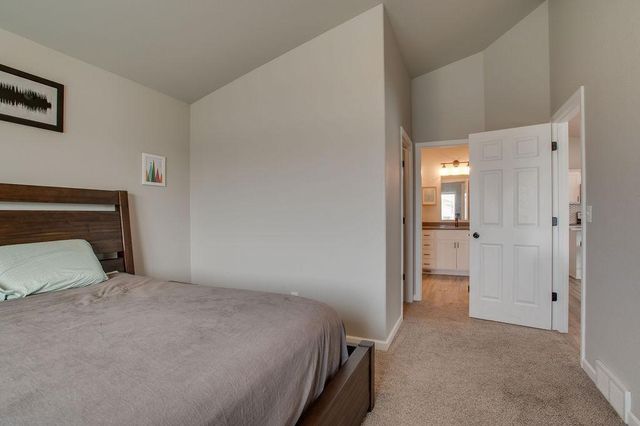 1207 Barnes Drive W, West Fargo, ND 58078