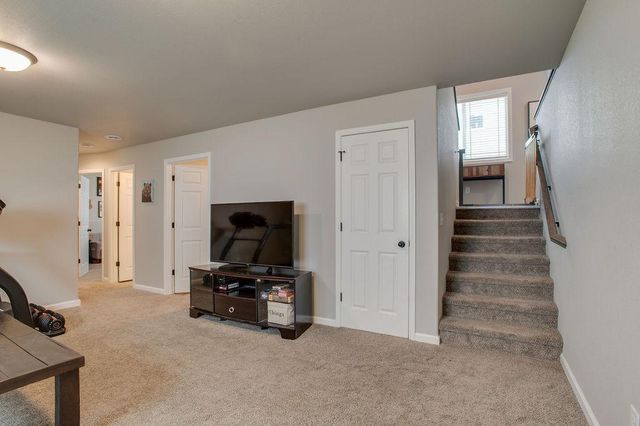 1207 Barnes Drive W, West Fargo, ND 58078