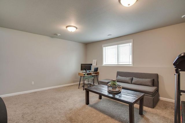 1207 Barnes Drive W, West Fargo, ND 58078