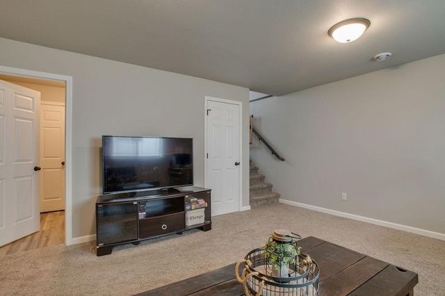 1207 Barnes Drive W, West Fargo, ND 58078