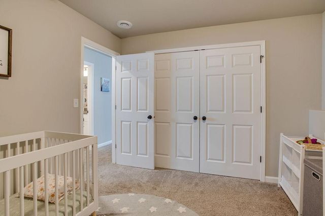 1207 Barnes Drive W, West Fargo, ND 58078
