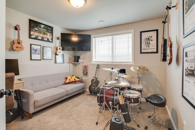1207 Barnes Drive W, West Fargo, ND 58078
