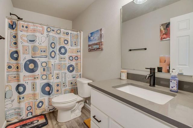 1207 Barnes Drive W, West Fargo, ND 58078