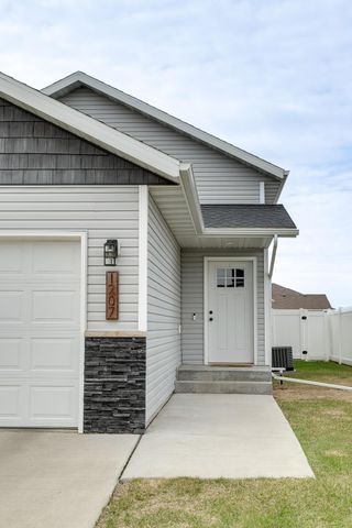 1207 Barnes Drive W, West Fargo, ND 58078