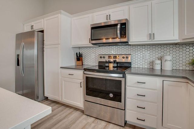 1207 Barnes Drive W, West Fargo, ND 58078