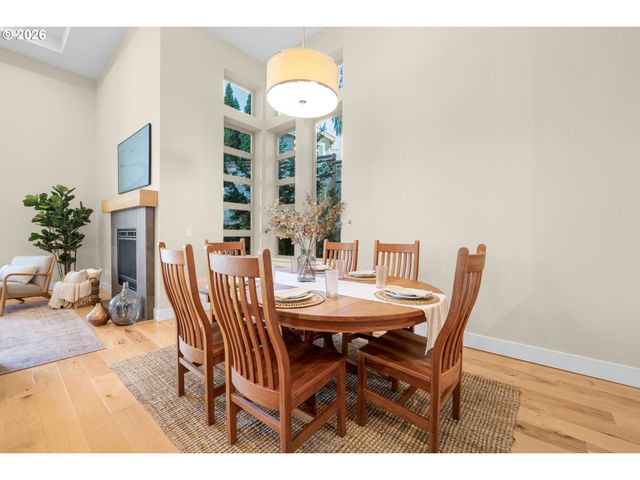 10253 Nw ENGLEMAN St, Portland, OR 97229