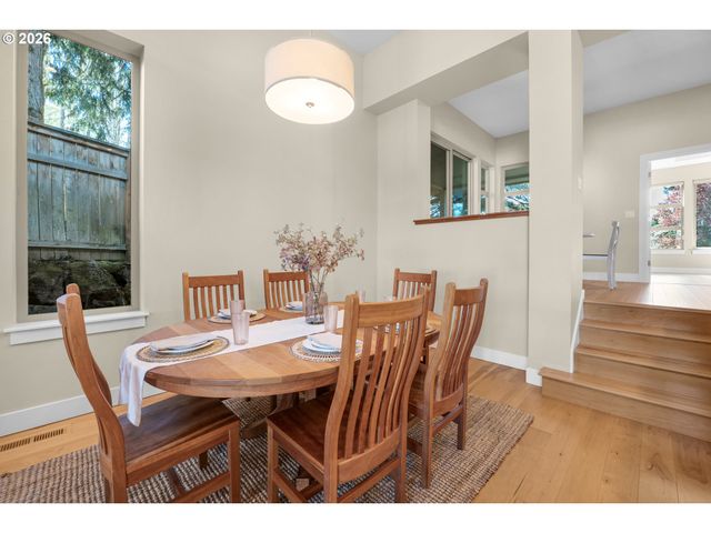 10253 Nw ENGLEMAN St, Portland, OR 97229